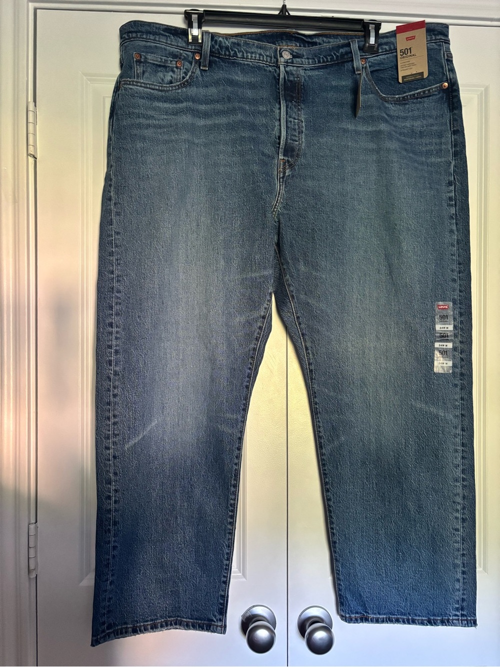 Levi's Straight Leg Women’s Jeans in Medium Blue Wash
